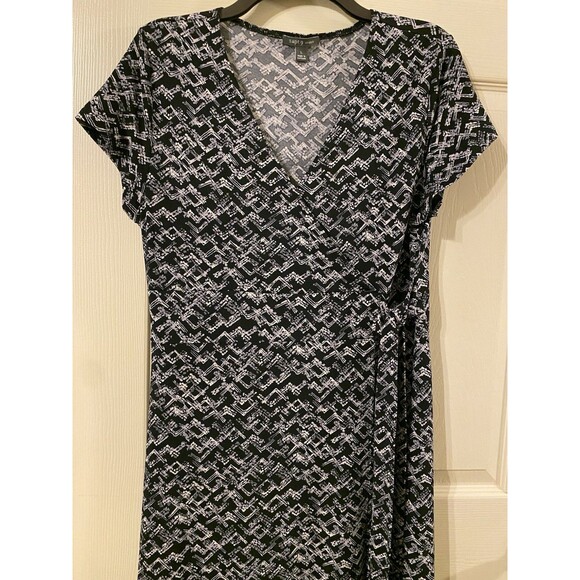 Apt 9 Gray Blk Multicolor Print Stretch Career Faux Wrap Knee MIDI Dress Large - Picture 2 of 14